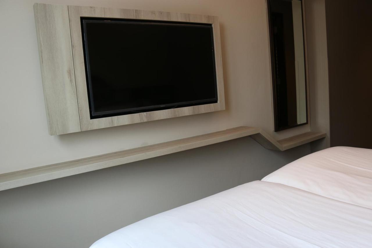 Aqueen Prestige Hotel Lavender Сингапур Екстериор снимка